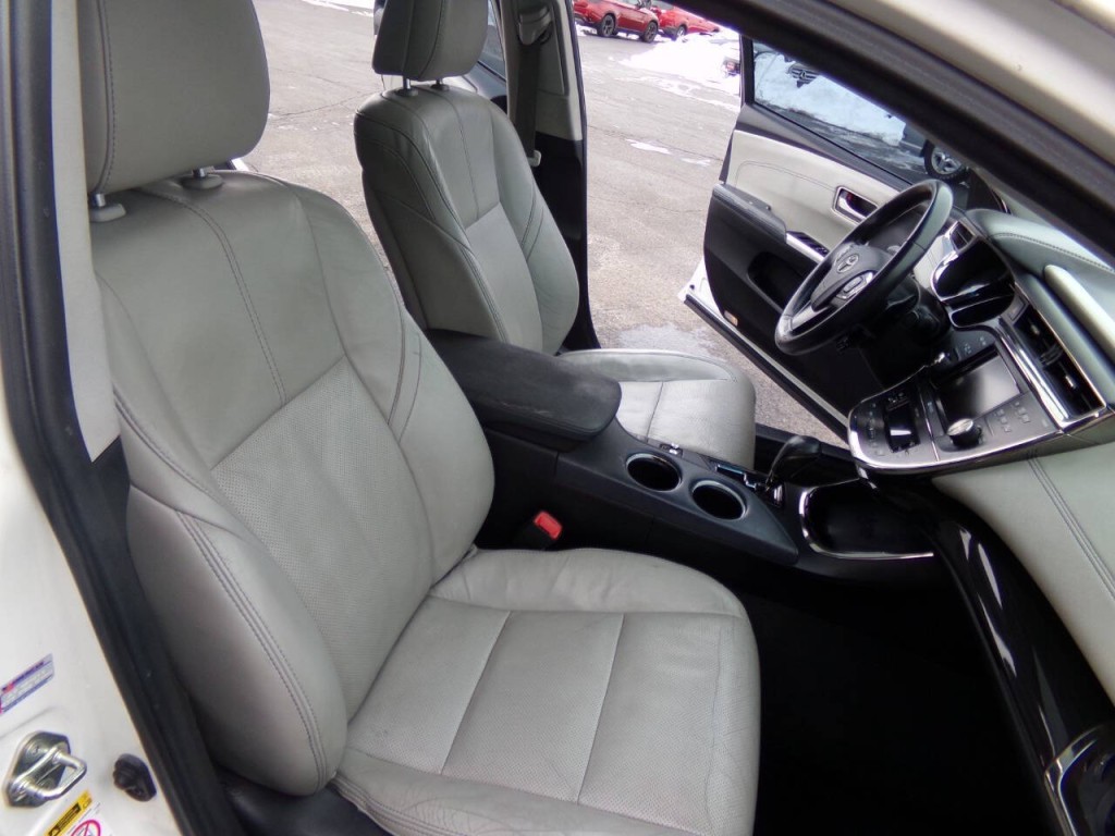 2014 Toyota Avalon Image 25