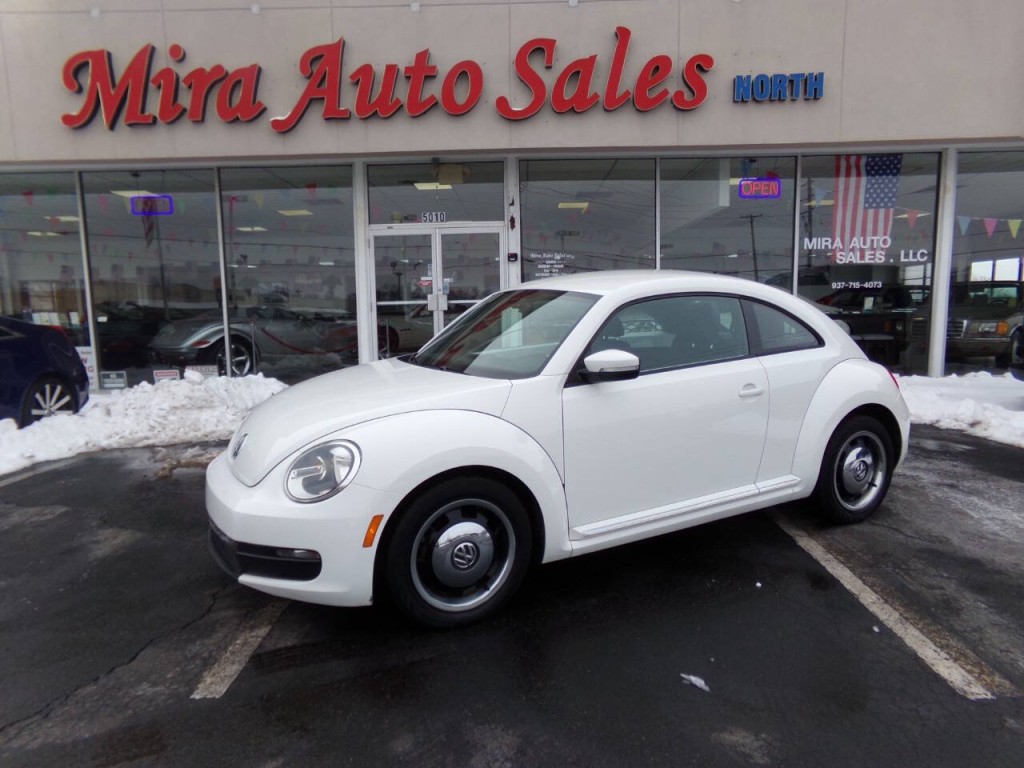 2012 Volkswagen Beetle Image 1