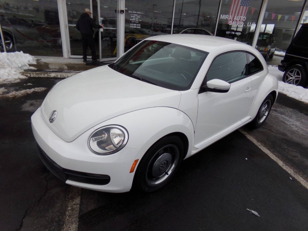 2012 Volkswagen Beetle Image 6