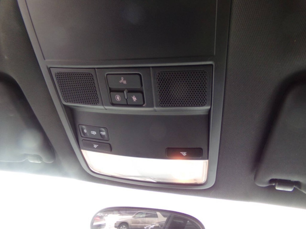 2012 Volkswagen Beetle Image 32