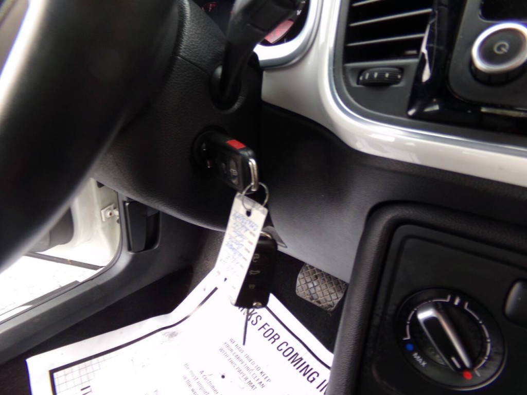 2012 Volkswagen Beetle Image 34