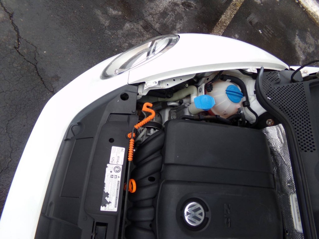 2012 Volkswagen Beetle Image 37