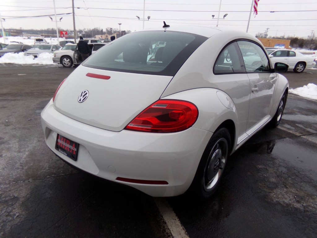 2012 Volkswagen Beetle Image 42