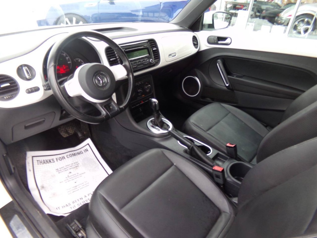 2012 Volkswagen Beetle Image 45