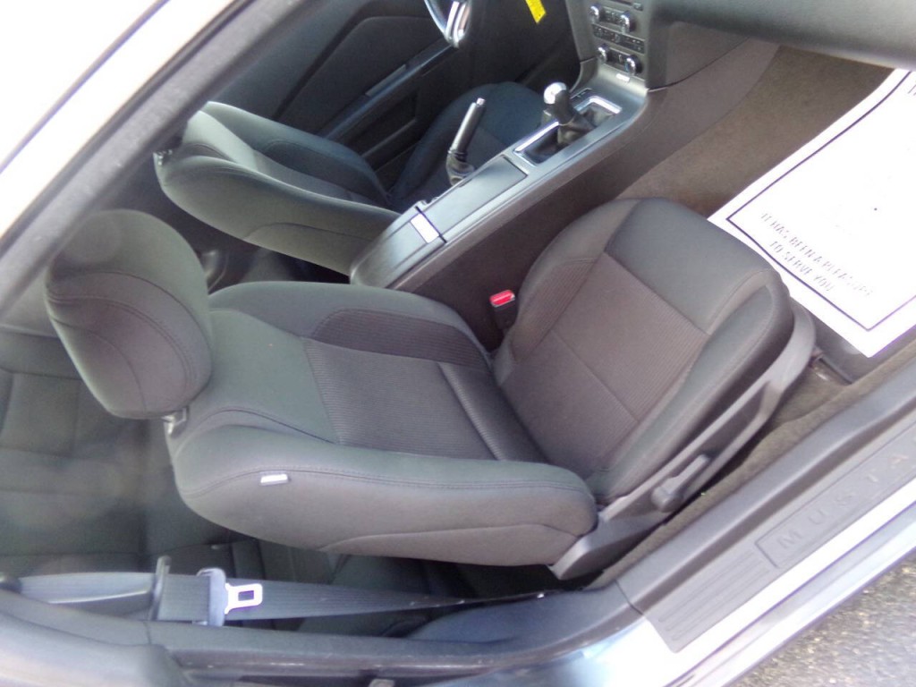 2014 Ford Mustang Image 17