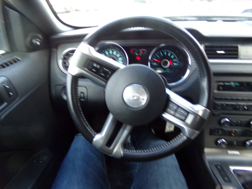 2014 Ford Mustang Image 40