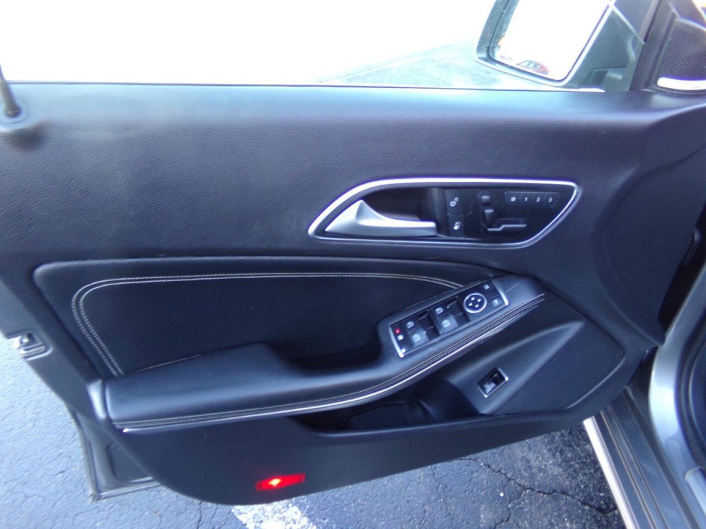 2014 Mercedes-Benz CLA-Class Image 16