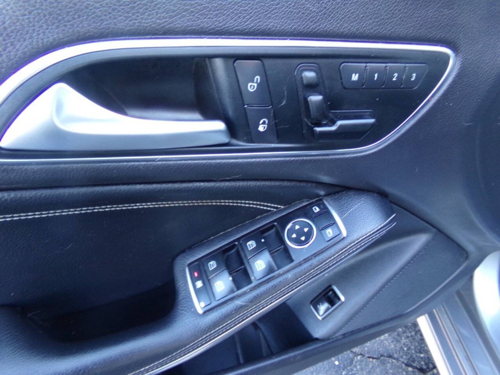 2014 Mercedes-Benz CLA-Class Image 17