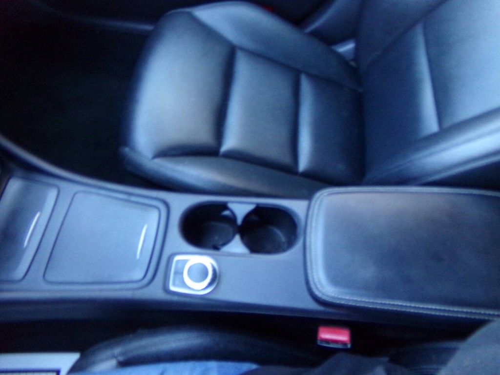 2014 Mercedes-Benz CLA-Class Image 31