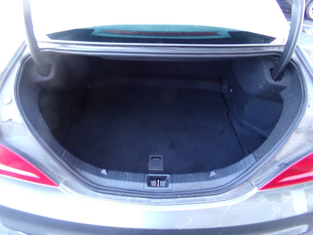2014 Mercedes-Benz CLA-Class Image 33