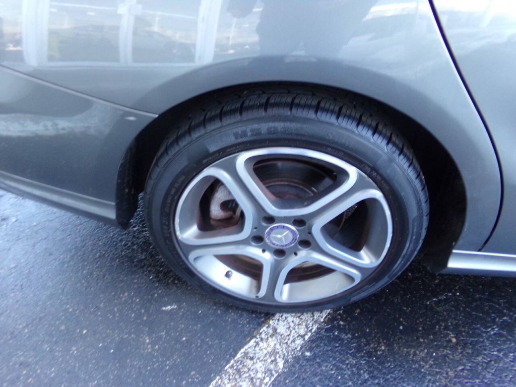 2014 Mercedes-Benz CLA-Class Image 35