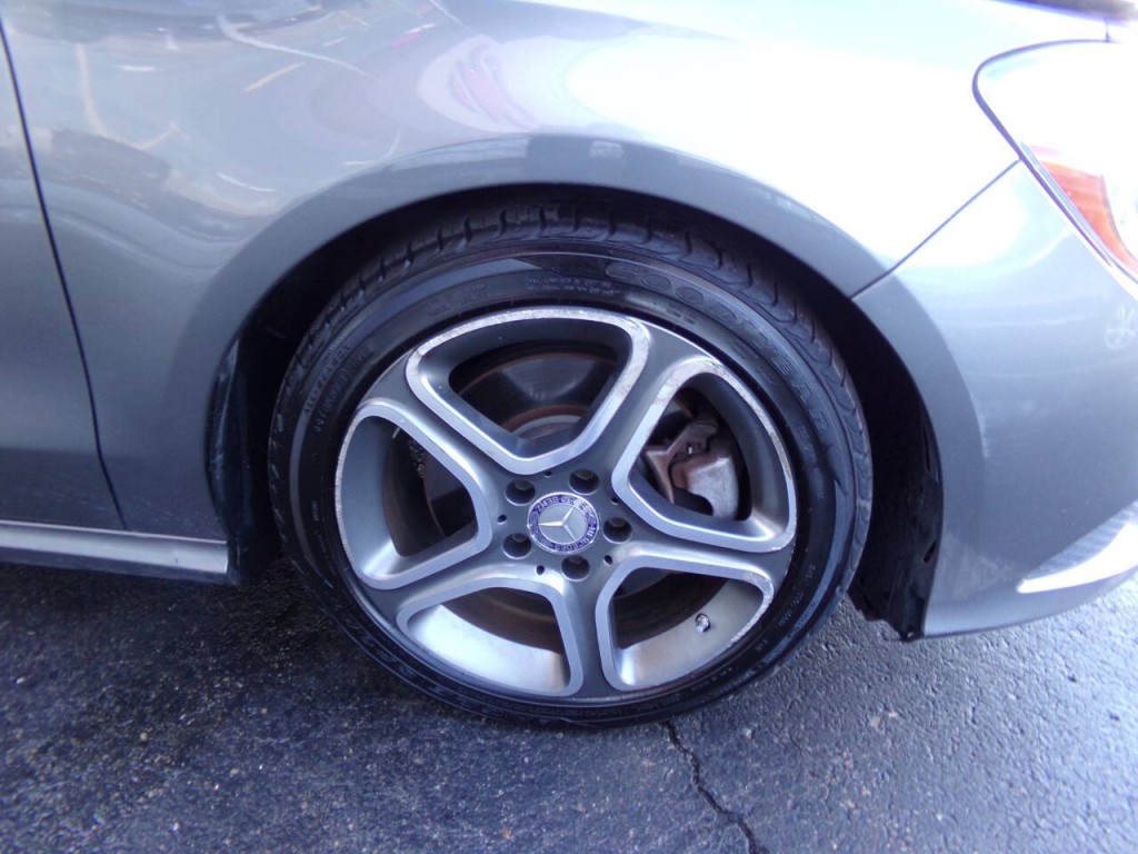 2014 Mercedes-Benz CLA-Class Image 41