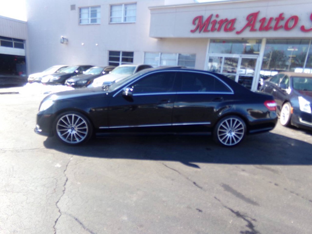 2012 Mercedes-Benz E-Class Image 2