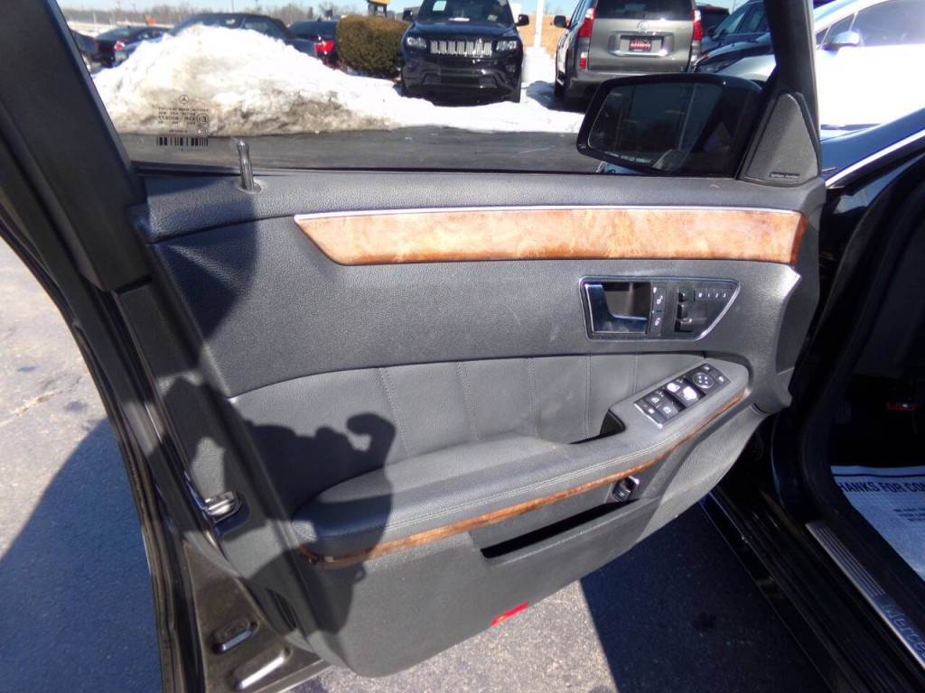 2012 Mercedes-Benz E-Class Image 14