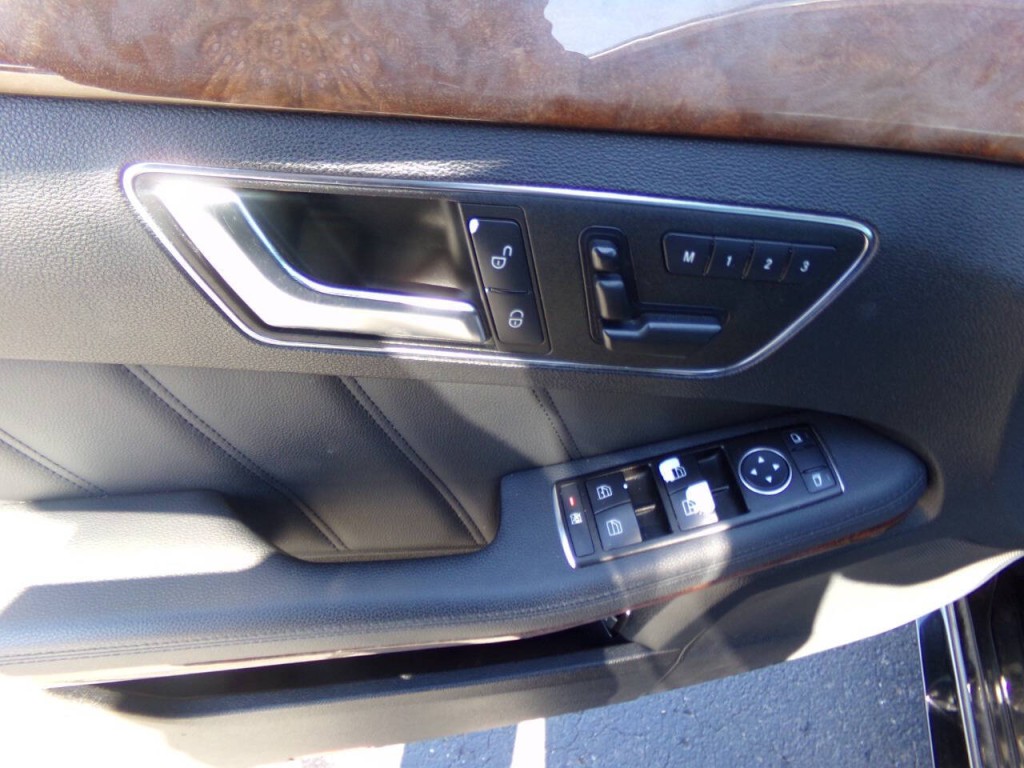 2012 Mercedes-Benz E-Class Image 15
