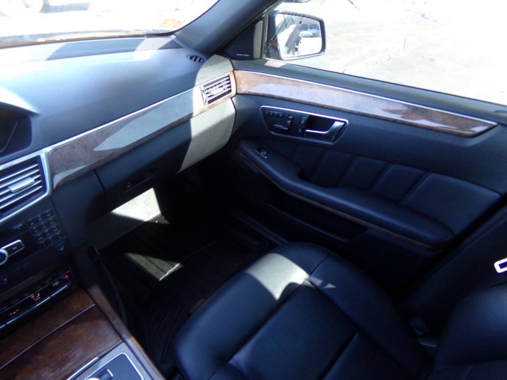 2012 Mercedes-Benz E-Class Image 22