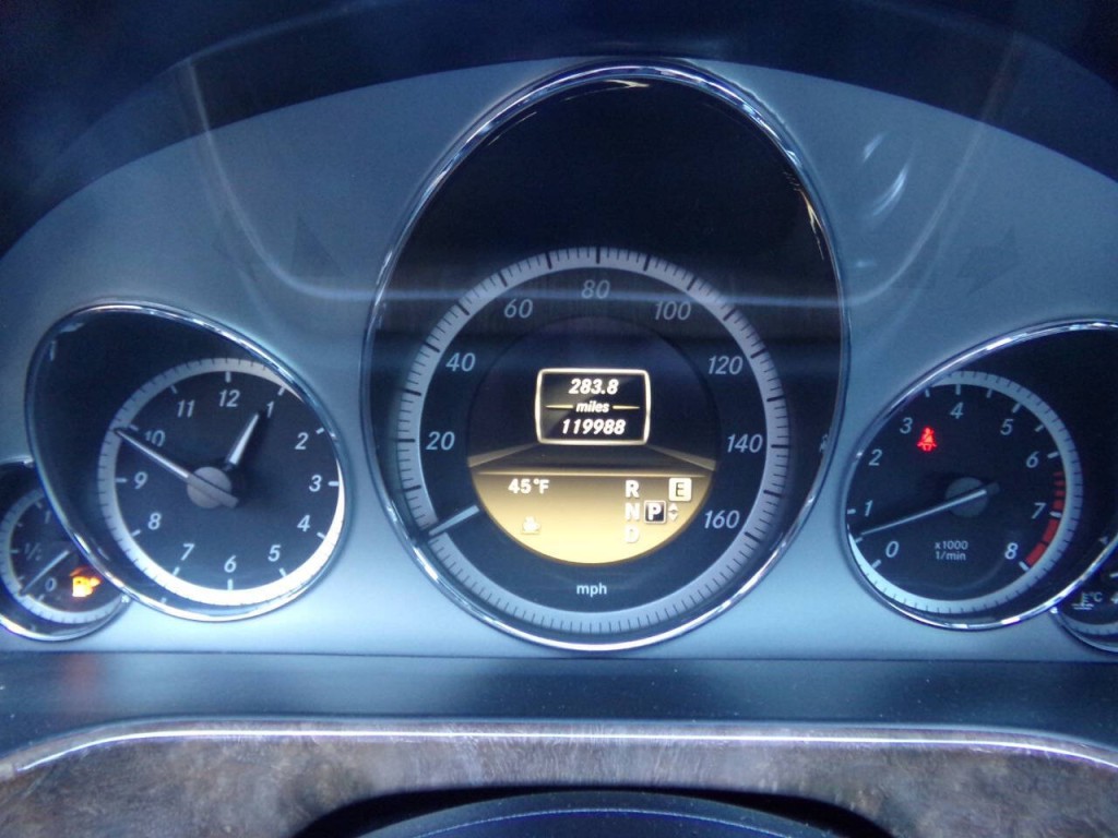 2012 Mercedes-Benz E-Class Image 26