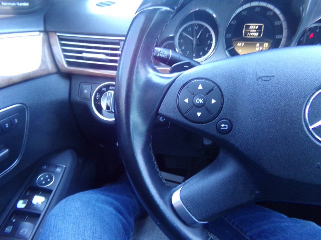 2012 Mercedes-Benz E-Class Image 27