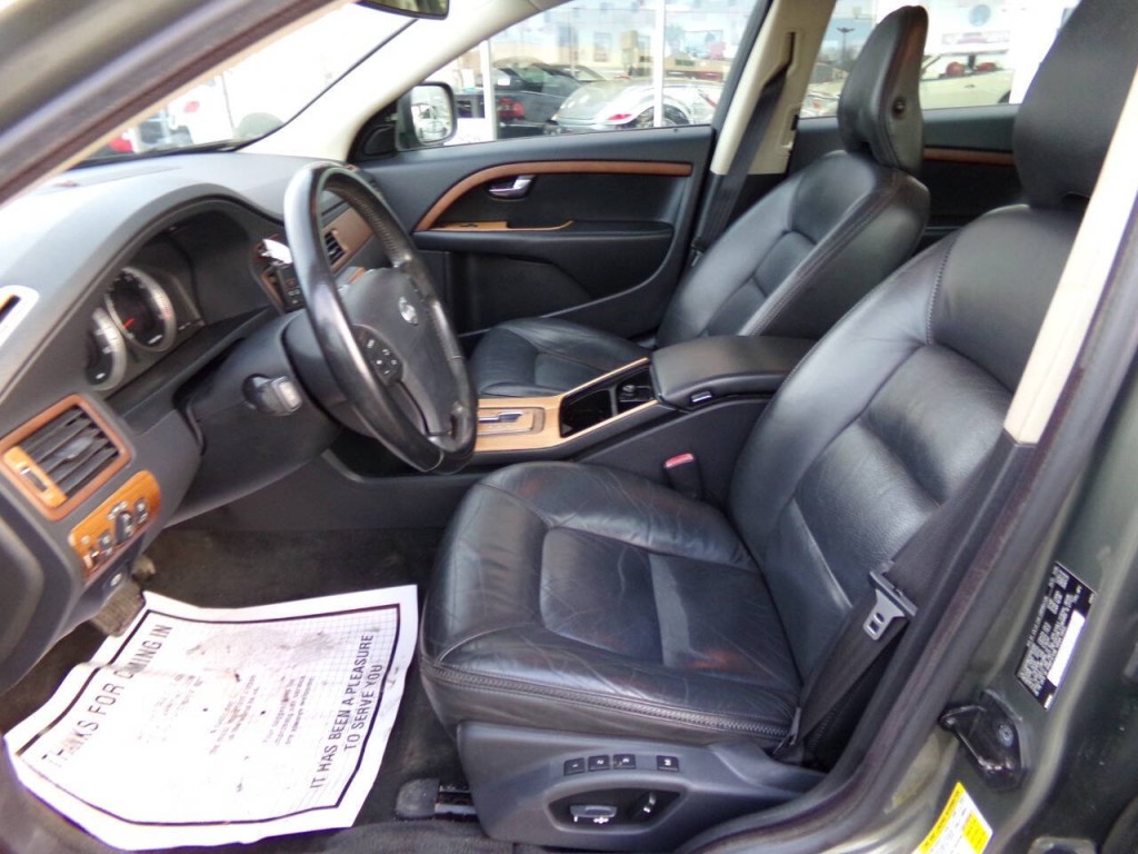 2009 Volvo XC70 Image 8