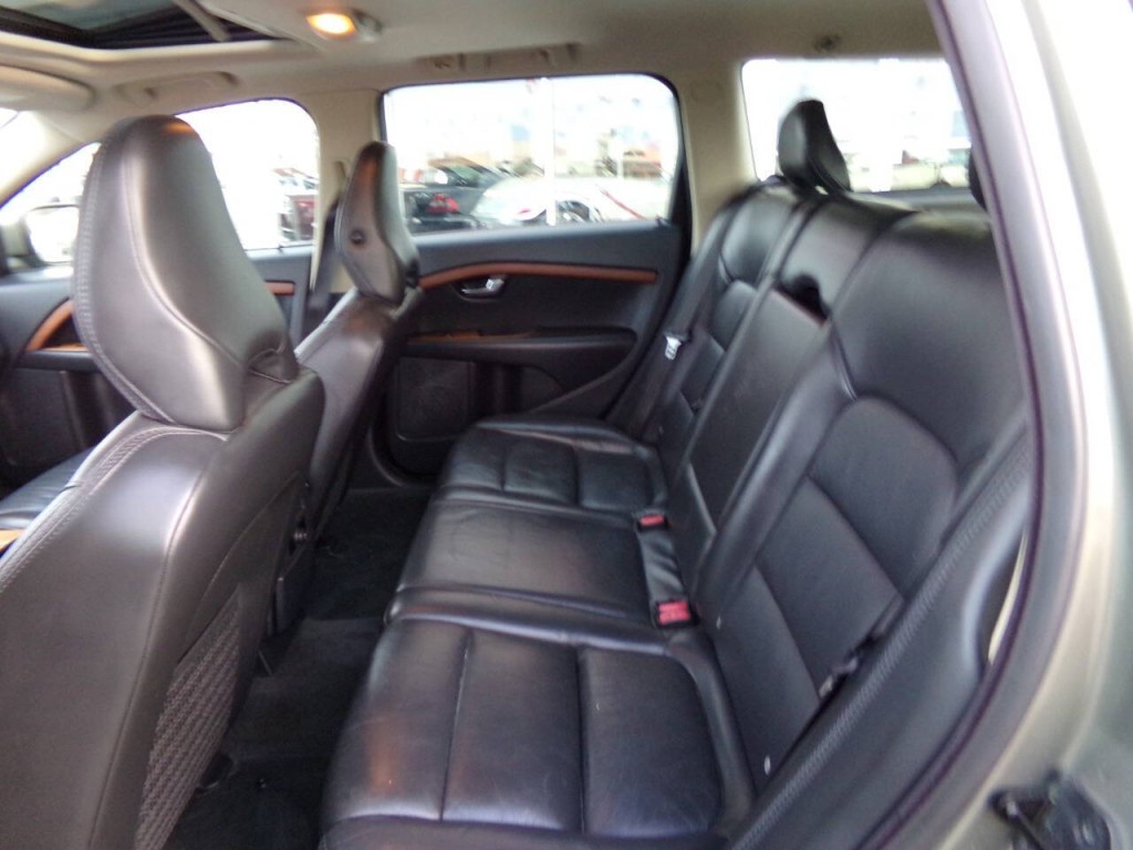 2009 Volvo XC70 Image 11