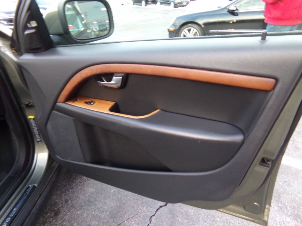 2009 Volvo XC70 Image 25