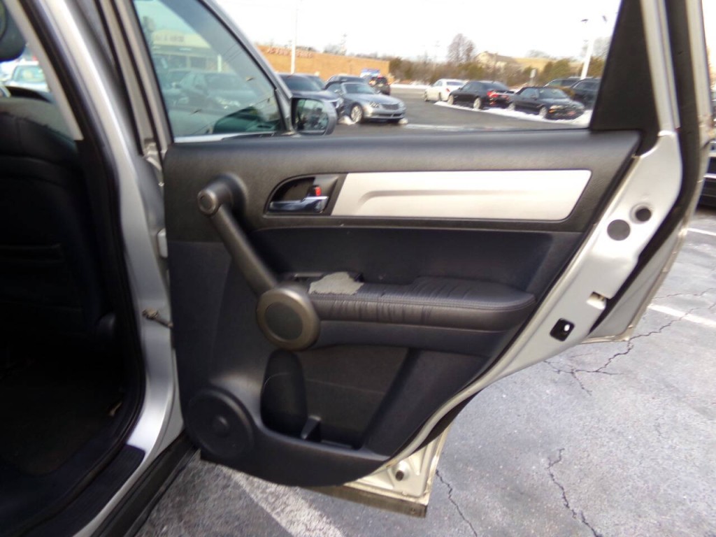 2011 Honda CR-V Image 32