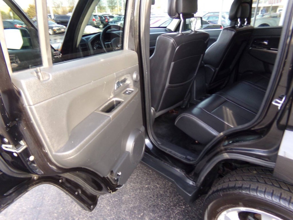 2012 Jeep Liberty Image 11