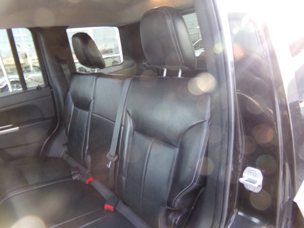 2012 Jeep Liberty Image 12