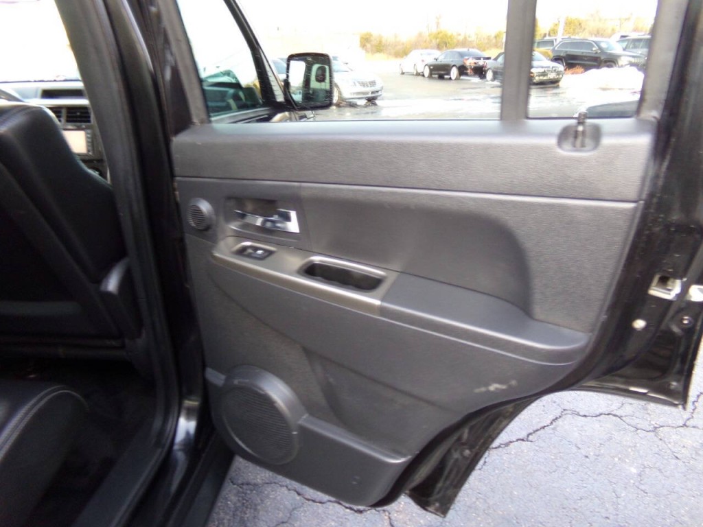 2012 Jeep Liberty Image 23