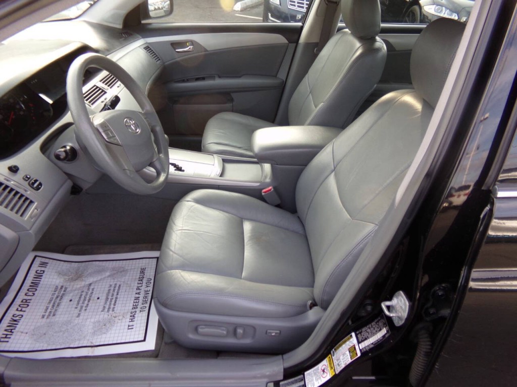 2009 Toyota Avalon Image 10
