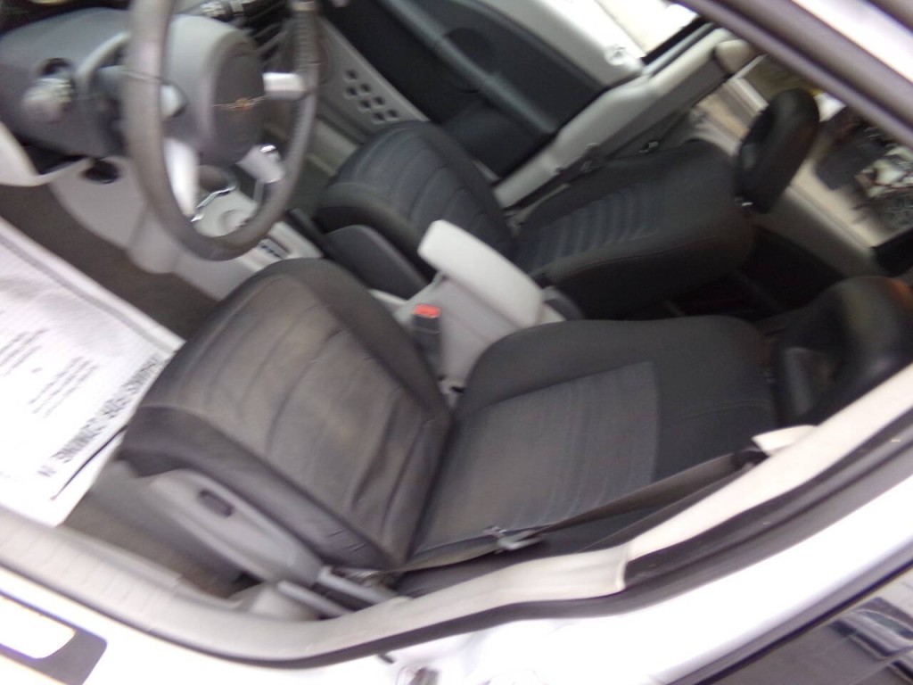 2009 Chrysler PT Cruiser Image 13