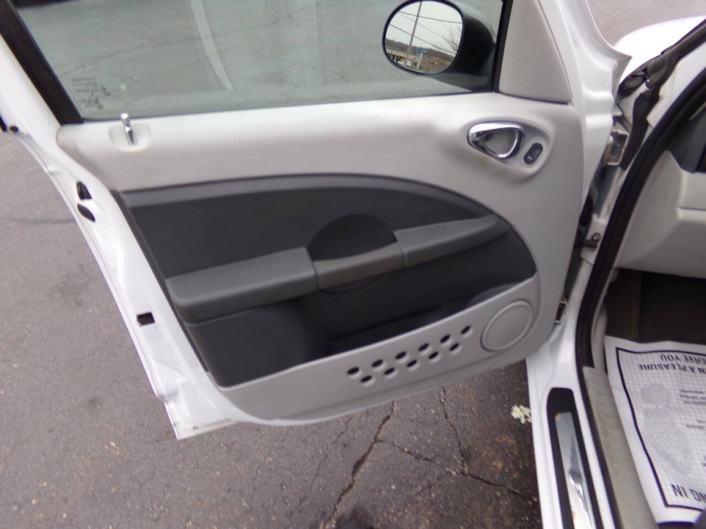 2009 Chrysler PT Cruiser Image 14