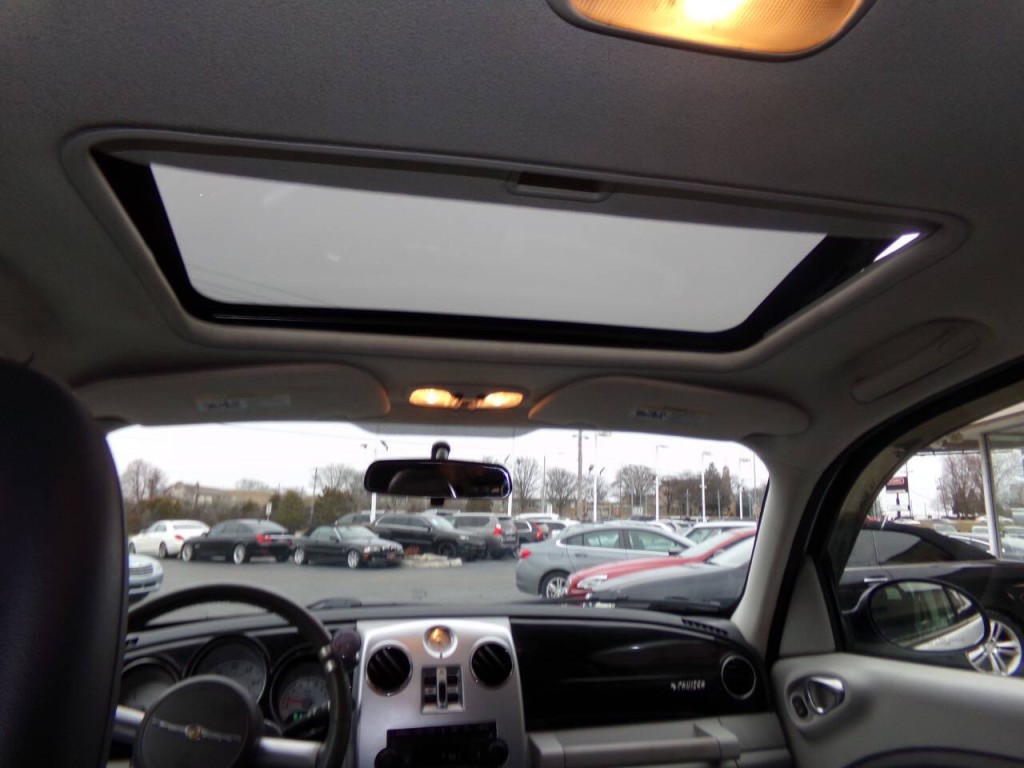 2009 Chrysler PT Cruiser Image 18