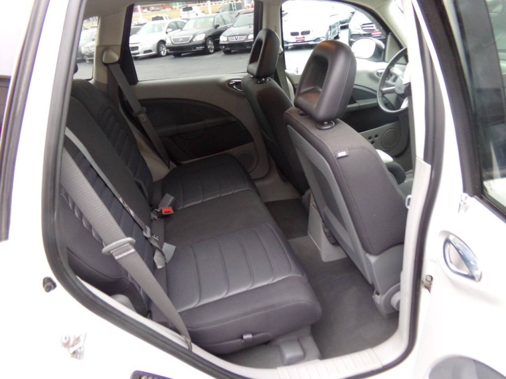 2009 Chrysler PT Cruiser Image 25