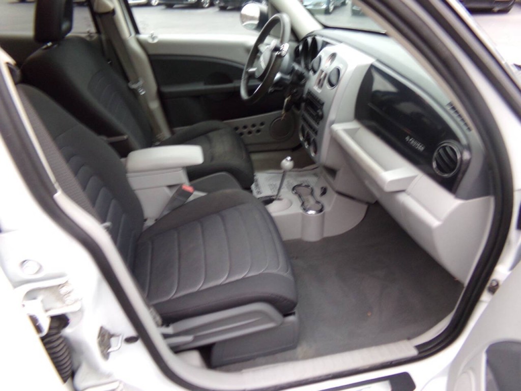 2009 Chrysler PT Cruiser Image 31