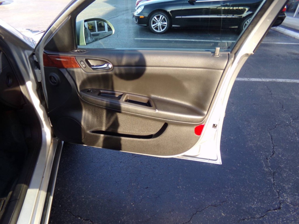2008 Chevrolet Impala Image 22