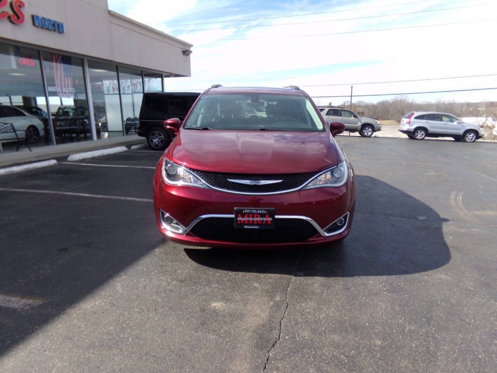 2017 Chrysler Pacifica Image 4