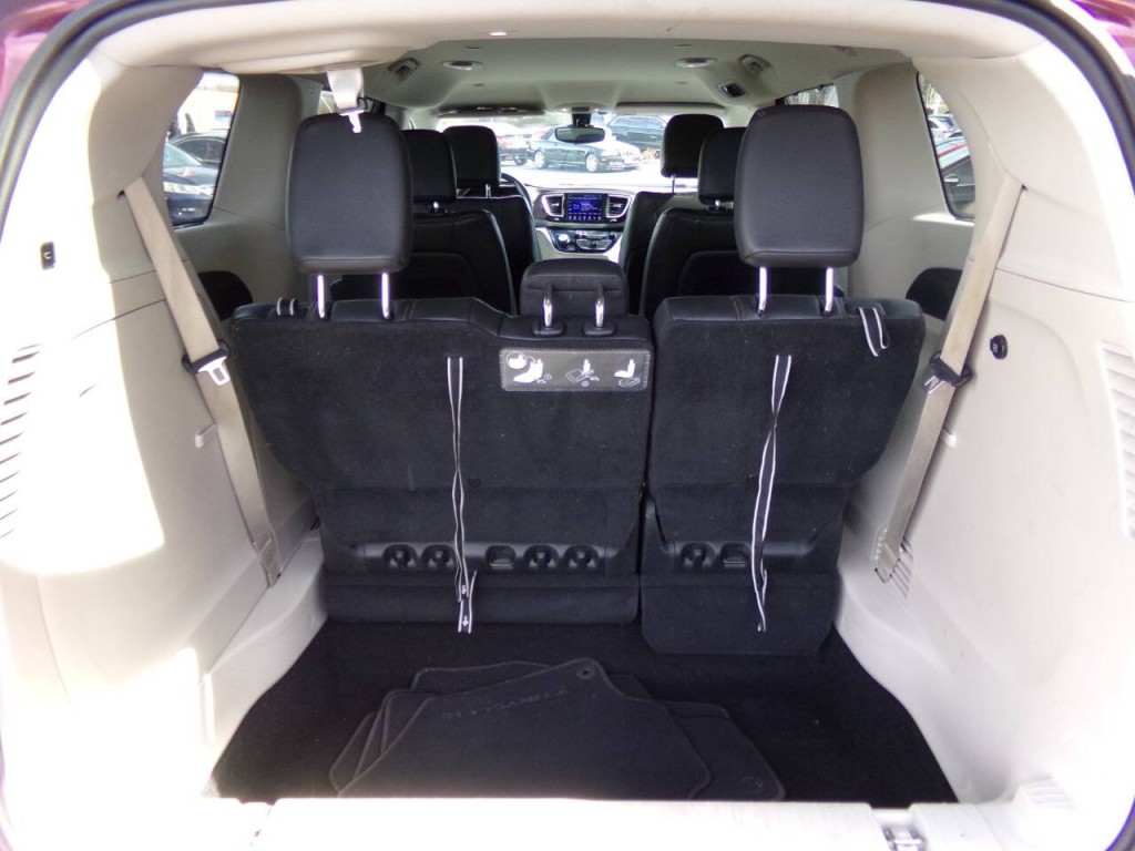 2017 Chrysler Pacifica Image 22