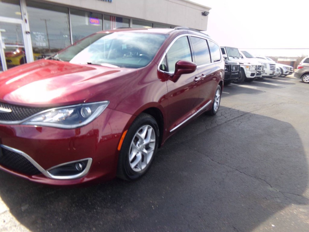 2017 Chrysler Pacifica Image 34