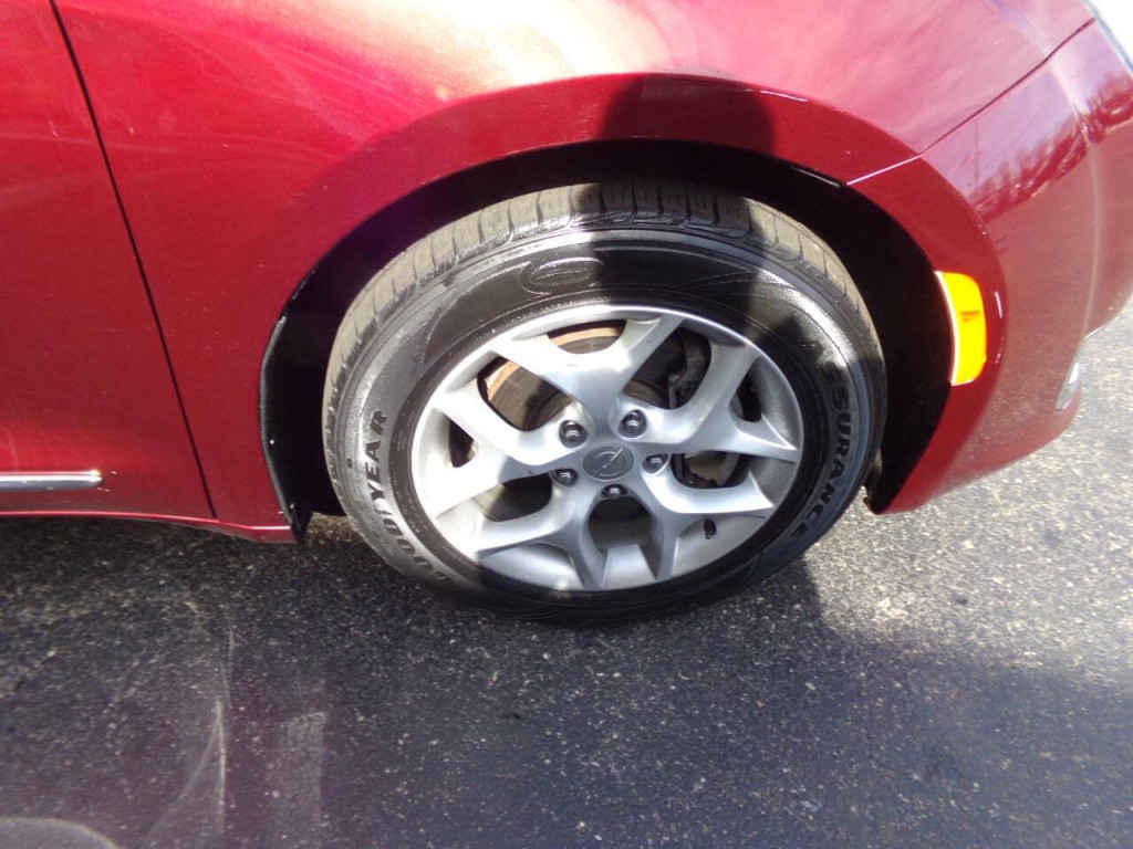 2017 Chrysler Pacifica Image 44