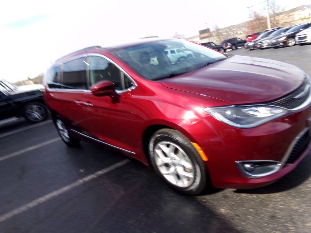 2017 Chrysler Pacifica Image 45