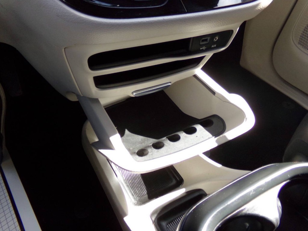 2017 Chrysler Pacifica Image 56