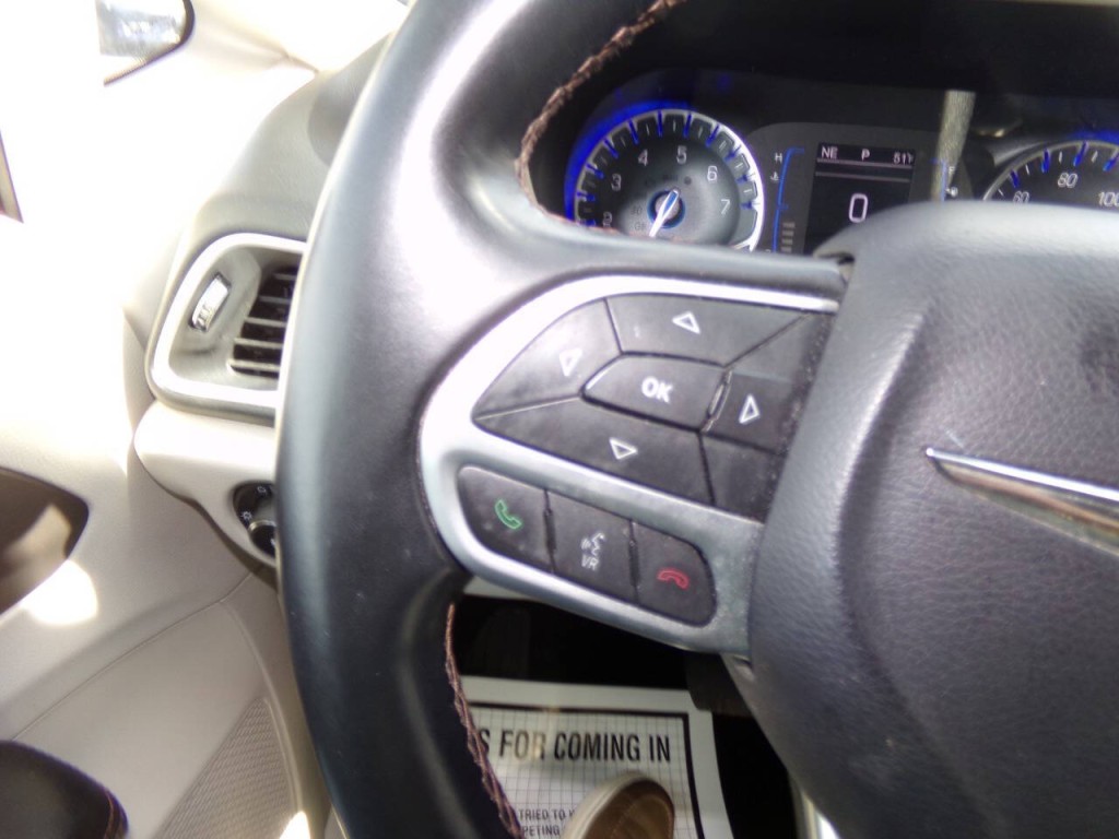 2017 Chrysler Pacifica Image 66