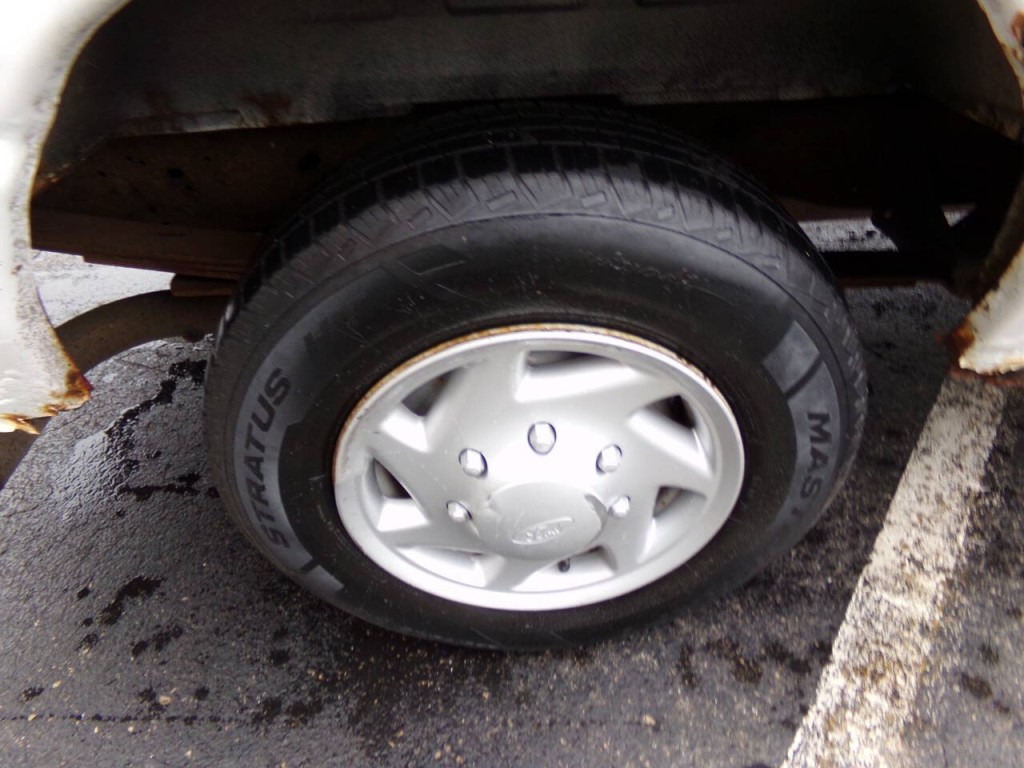 2006 Ford E-Series Image 11