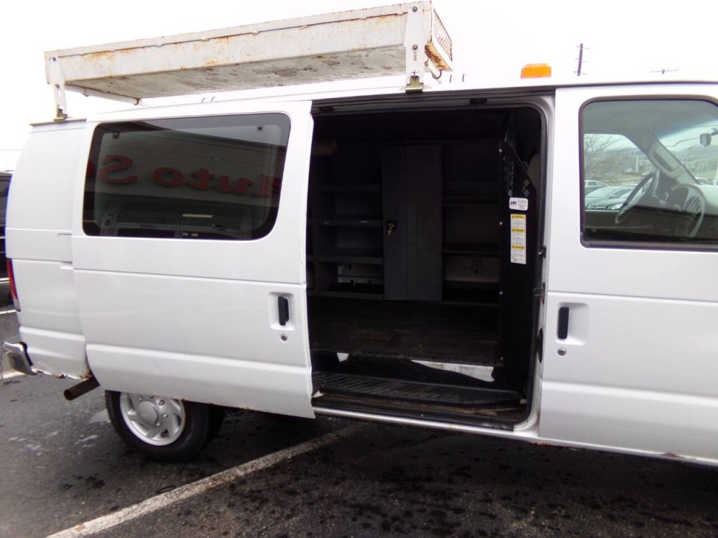 2006 Ford E-Series Image 12