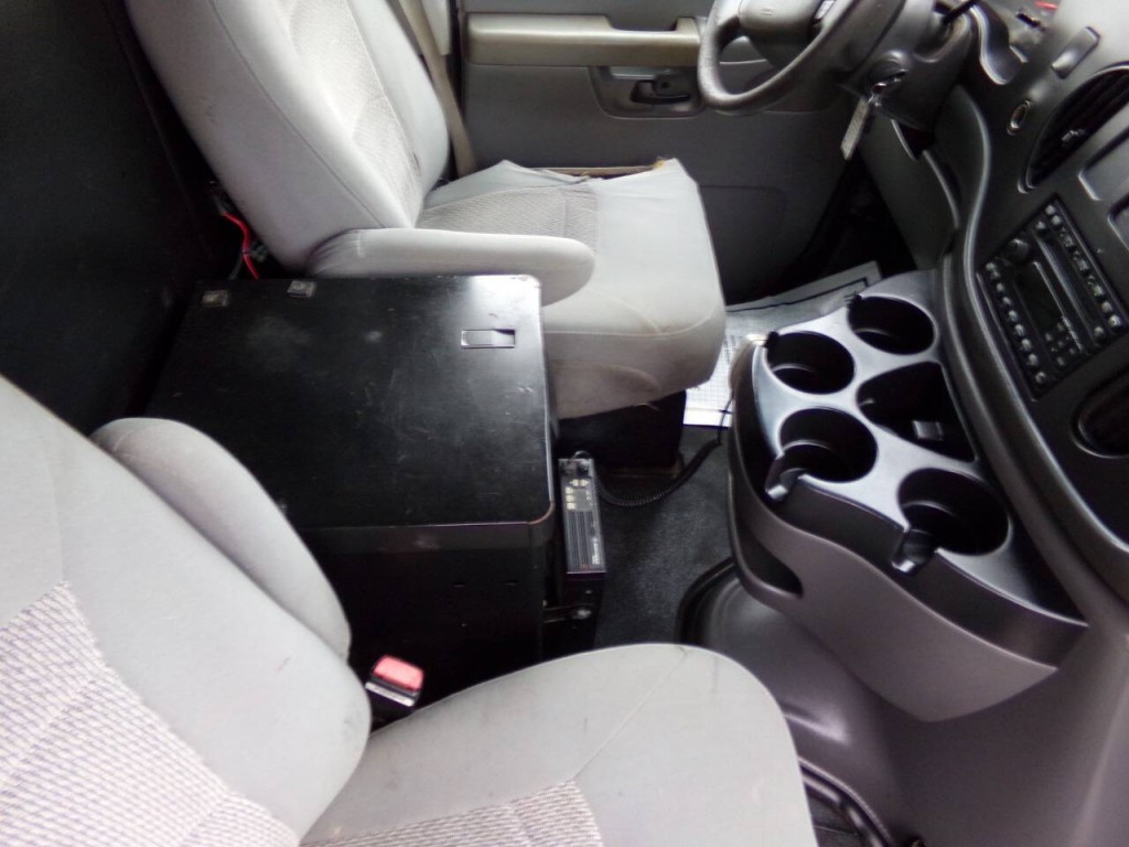 2006 Ford E-Series Image 23