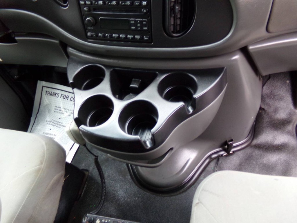 2006 Ford E-Series Image 25