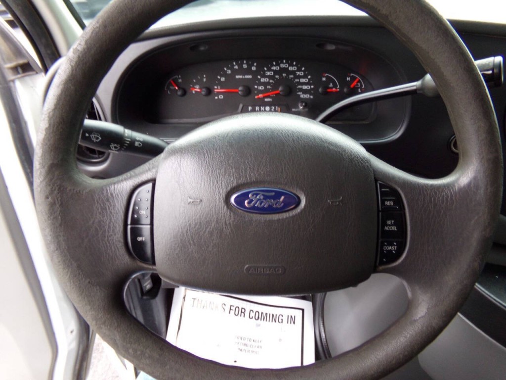 2006 Ford E-Series Image 33