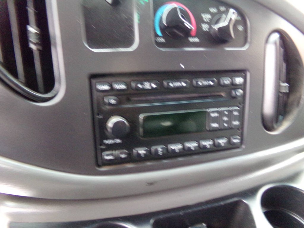 2006 Ford E-Series Image 34