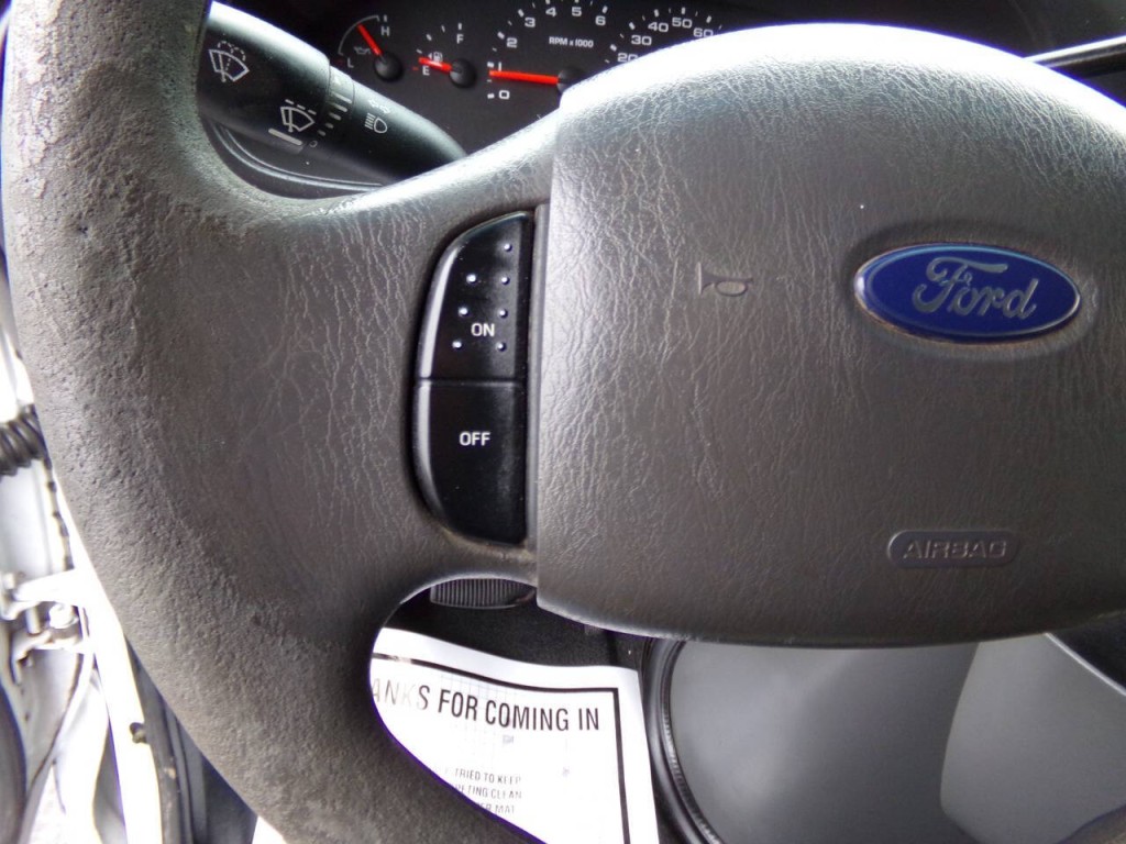 2006 Ford E-Series Image 37